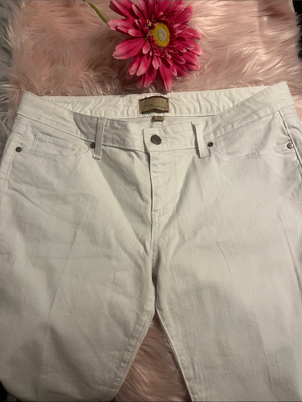 PAIGE PREMIUM DENIM WOMAN’S JEANS SIZE 32